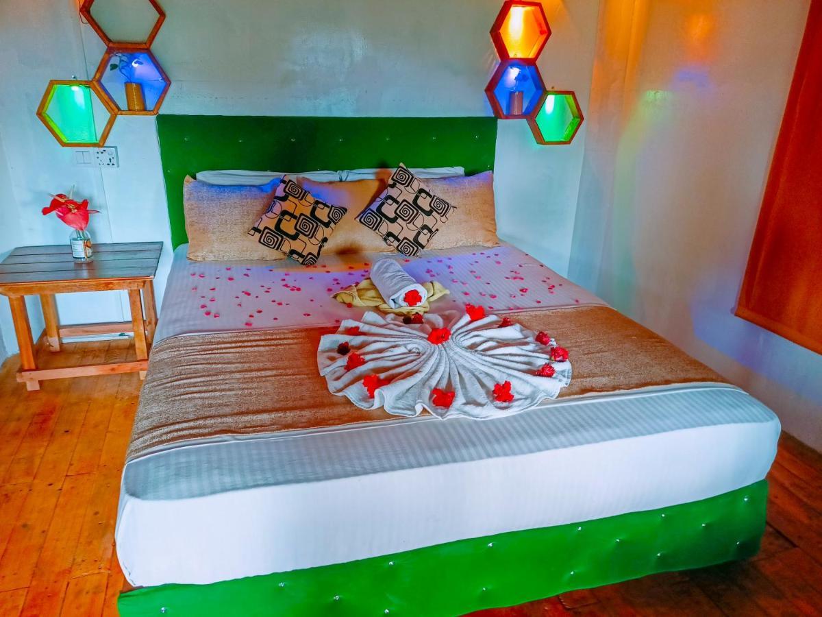 Experience The Comforts Of An Amazing Treehouse 시기리야 외부 사진