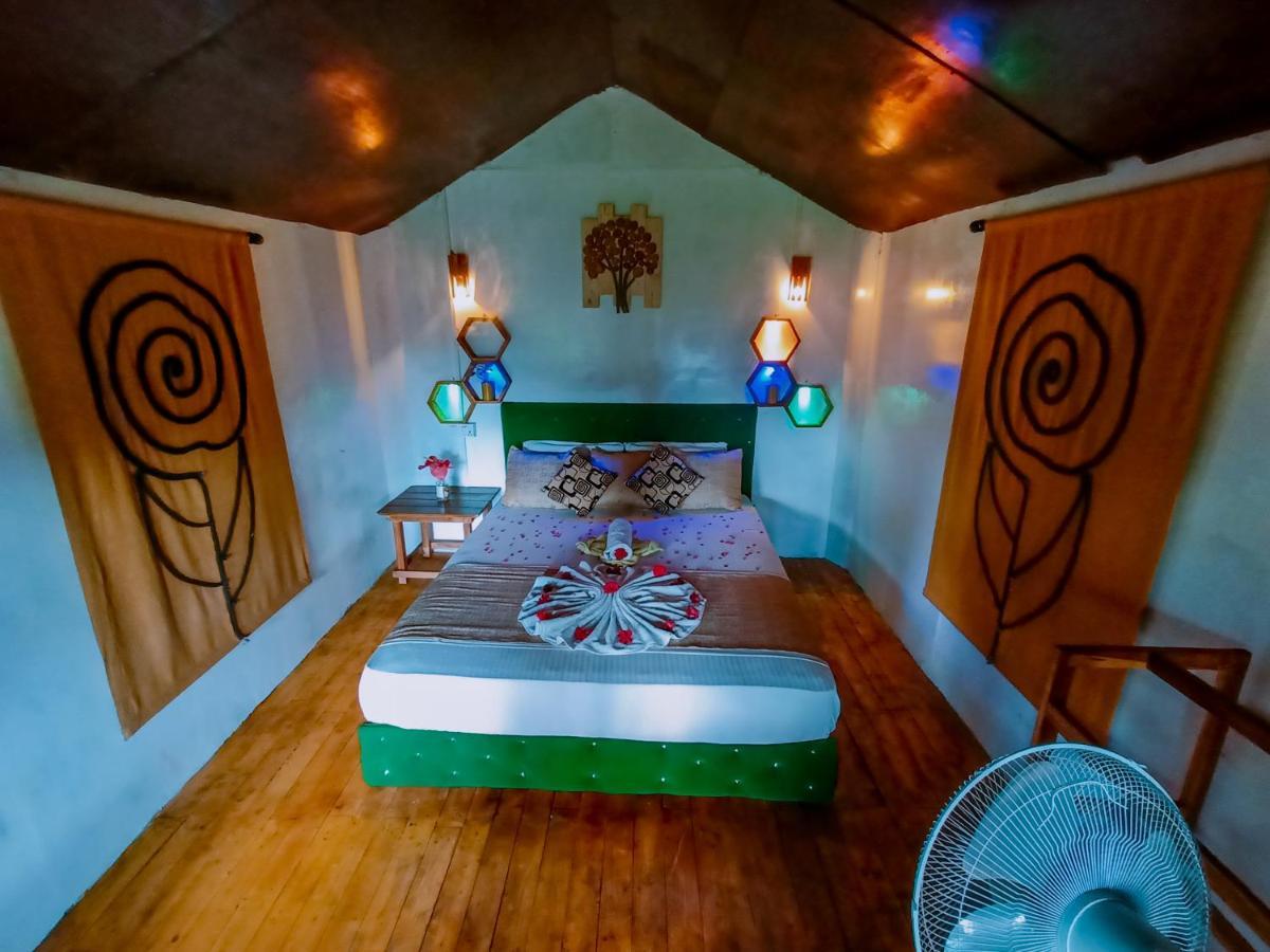 Experience The Comforts Of An Amazing Treehouse 시기리야 외부 사진
