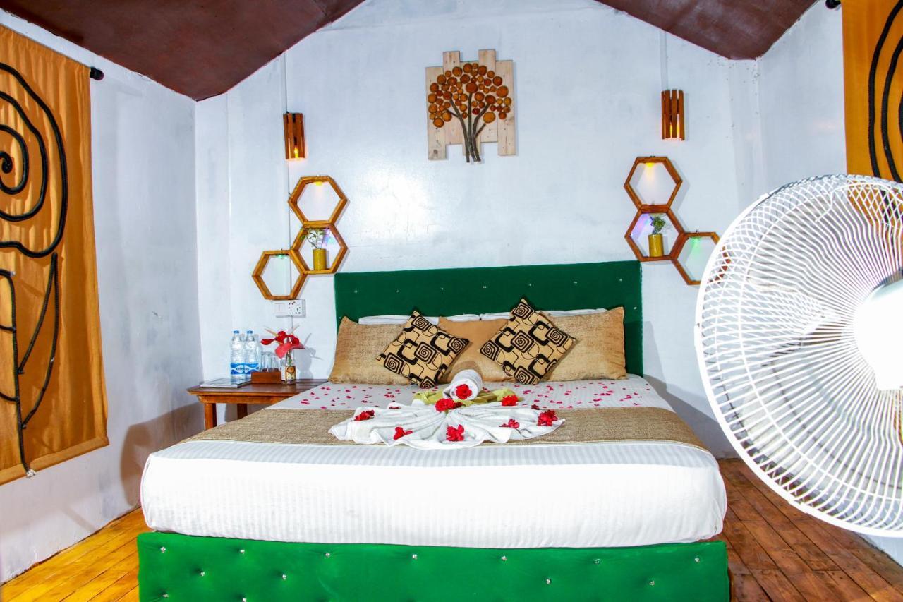 Experience The Comforts Of An Amazing Treehouse 시기리야 외부 사진