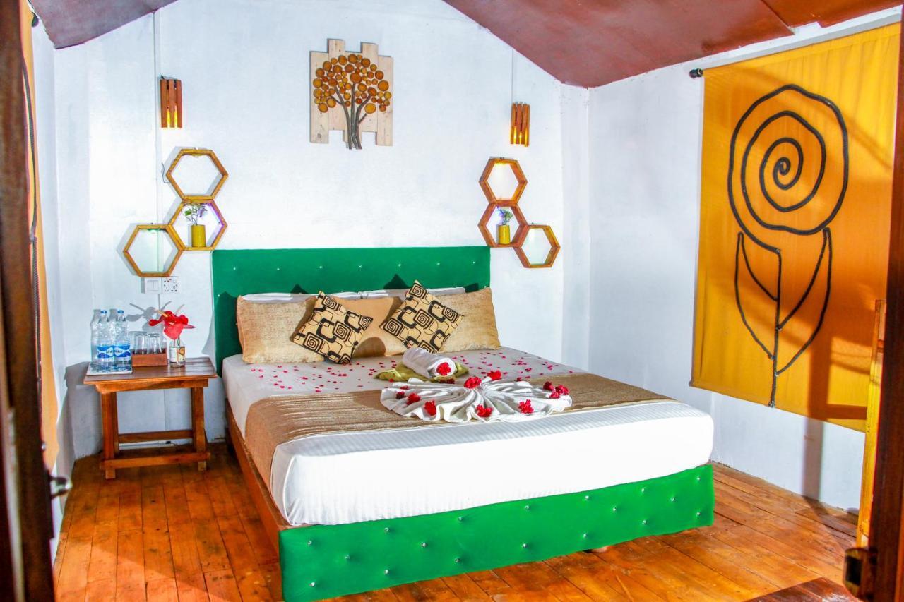 Experience The Comforts Of An Amazing Treehouse 시기리야 외부 사진